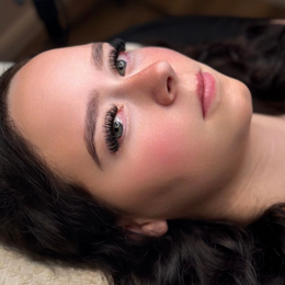 Wimpernverlängerung – Megavolumen